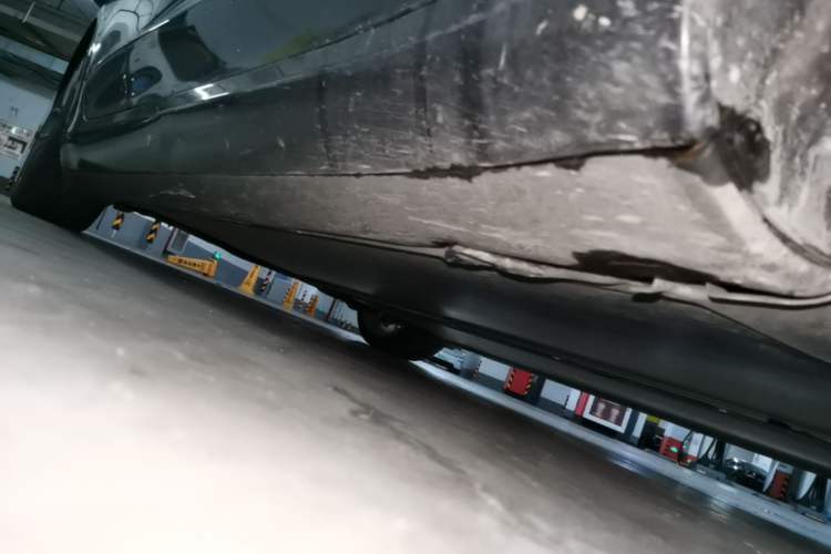 Used Tesla Model 3 2019 Performance High-Performance All-Wheel-Drive Version Right Side Sill
