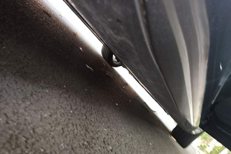 Used Tesla Model 3 2019 Long-Range Rear-Wheel-Drive Version Right Side Sill