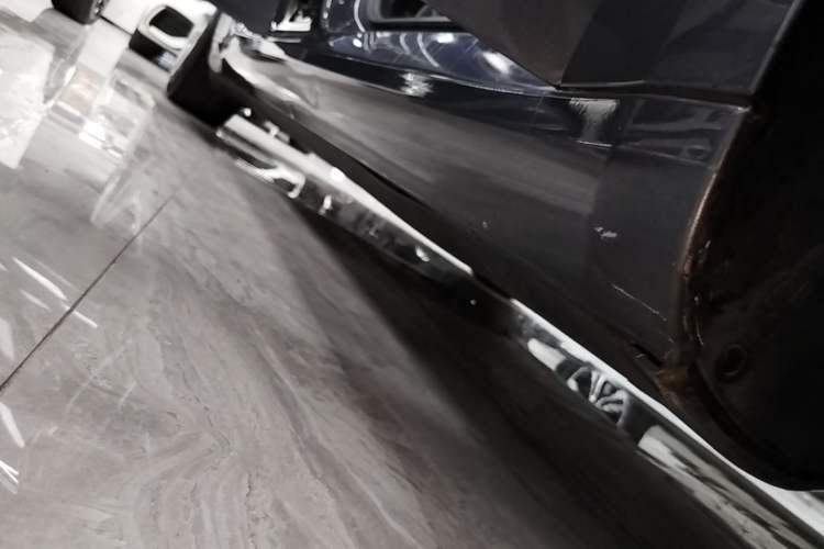 Used Tesla Model 3 2019 Standard Range Rear-Drive Upgraded Version Right Side Sill