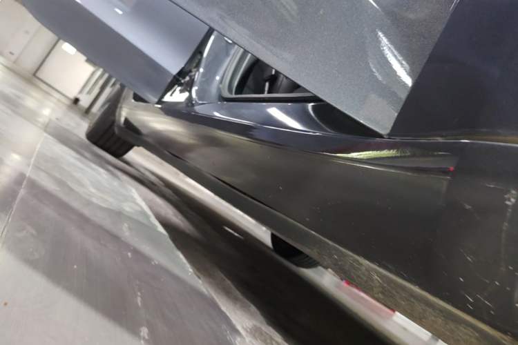 Used Tesla Model 3 2019 Standard Range Rear-Drive Upgraded Version Right Side Sill