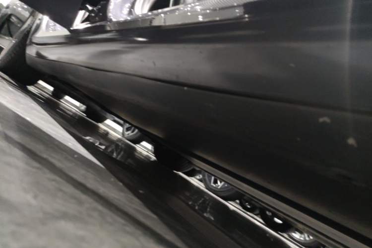 Used Tesla Model 3 2019 Standard Range Rear-Drive Upgraded Version Right Side Sill