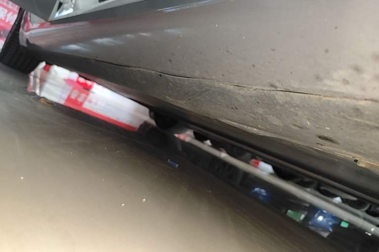 Used Tesla Model 3 2019 Standard Range Rear-Drive Upgraded Version Right Side Sill