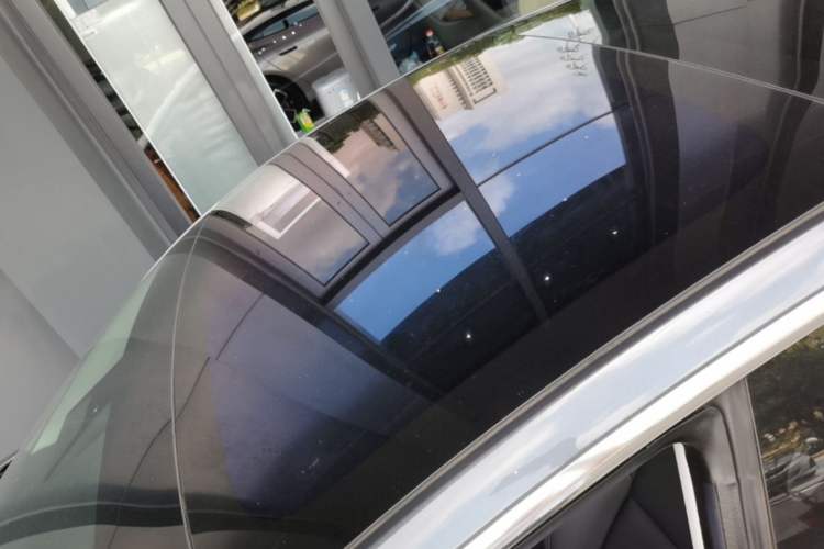 Used Tesla Model 3 2019 Long-Range All-Wheel-Drive Version Roof