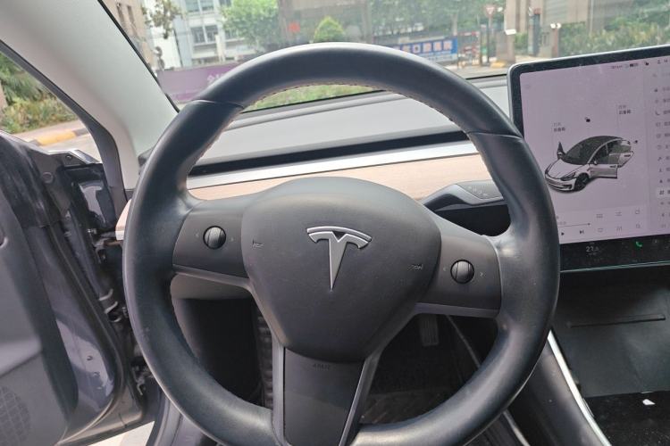 Used Tesla Model 3 2019 Long-Range All-Wheel-Drive Version Steering Wheel