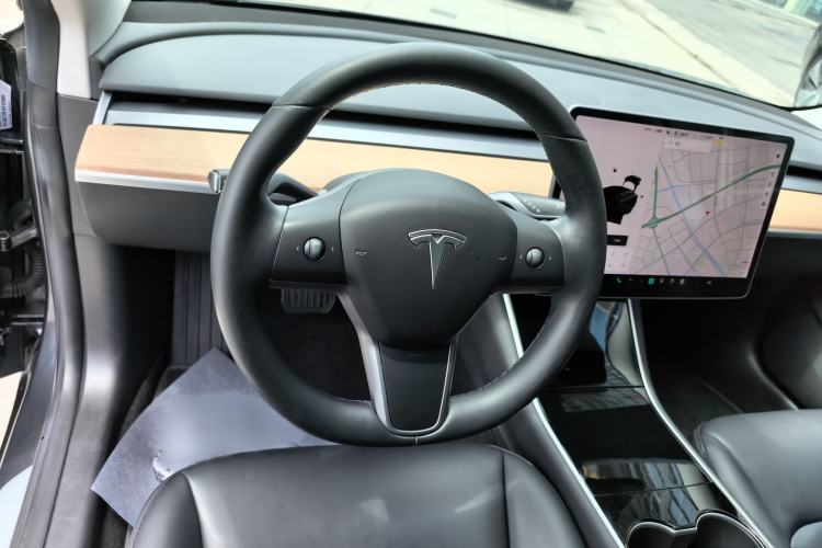 Used Tesla Model 3 2019 Long-Range All-Wheel-Drive Version Steering Wheel