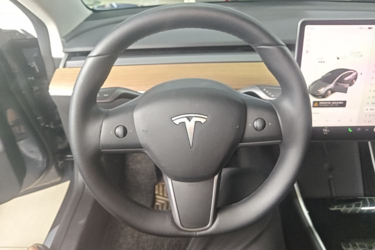 Used Tesla Model 3 2019 Long-Range All-Wheel-Drive Version Steering Wheel