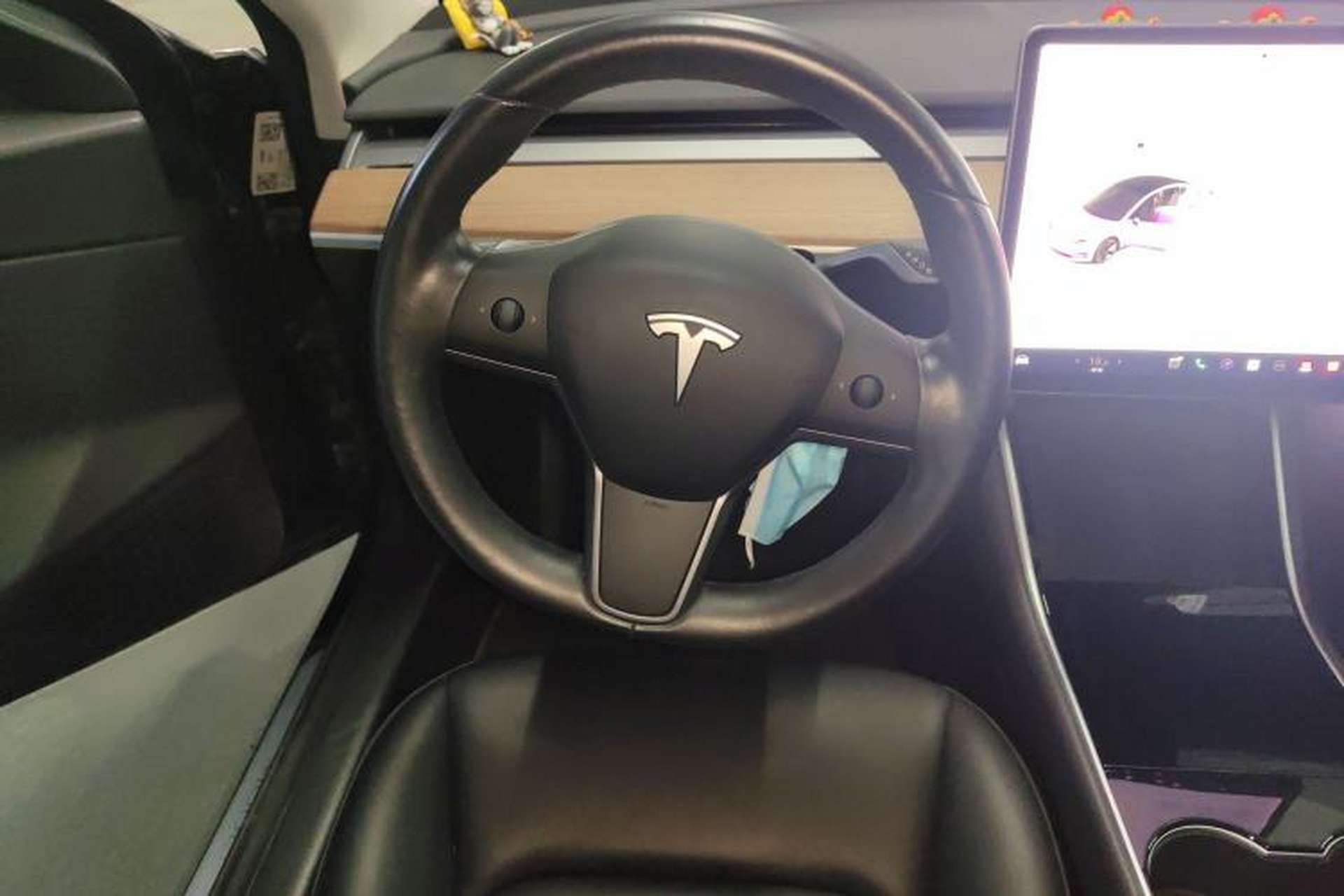 Used Tesla Model 3 2019 Long-Range All-Wheel-Drive Version Steering Wheel