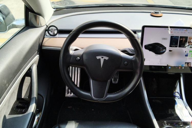Used Tesla Model 3 2019 Long-Range All-Wheel-Drive Version Steering Wheel