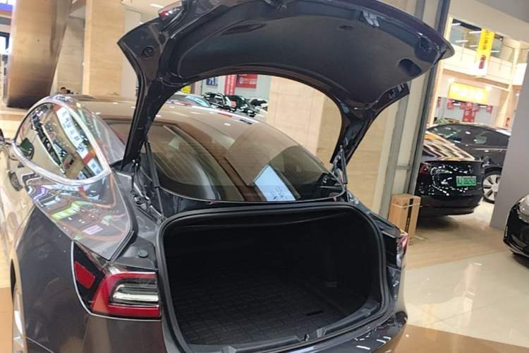 Used Tesla Model 3 2019 Standard Range Rear-Drive Upgraded Version Trunk
