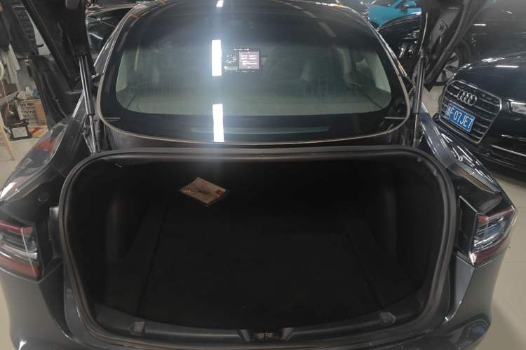 Used Tesla Model 3 2019 Long-Range Rear-Wheel-Drive Version Trunk