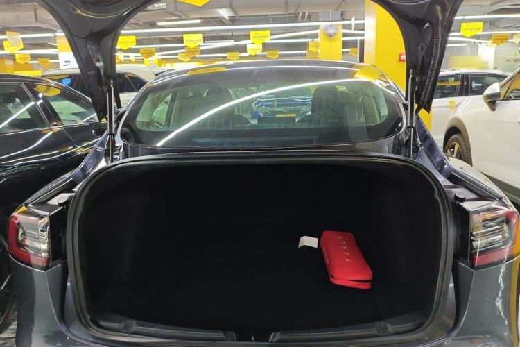 Used Tesla Model 3 2019 Long-Range Rear-Wheel-Drive Version Trunk