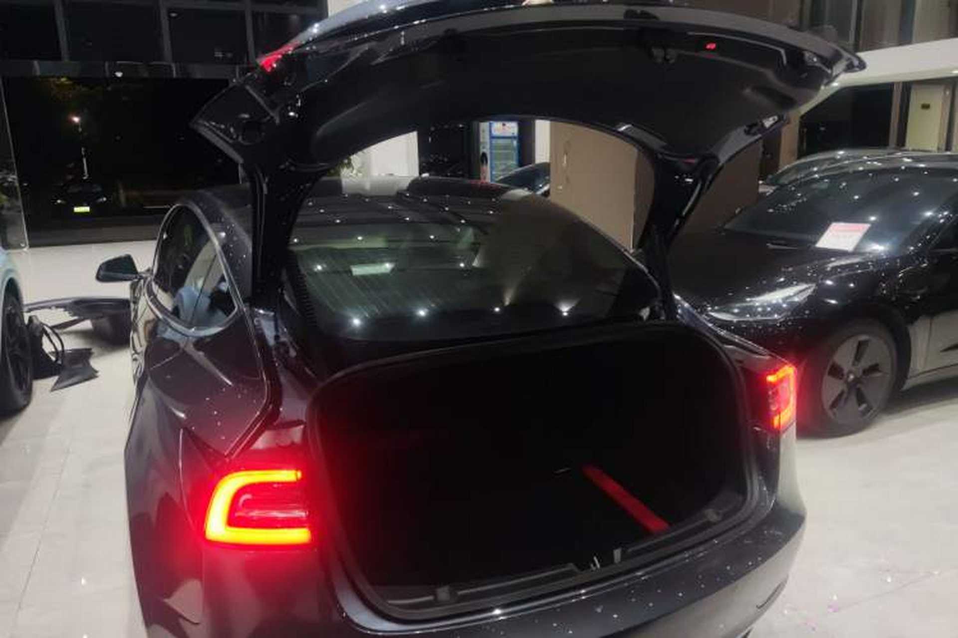 Used Tesla Model 3 2019 Long-Range All-Wheel-Drive Version Trunk