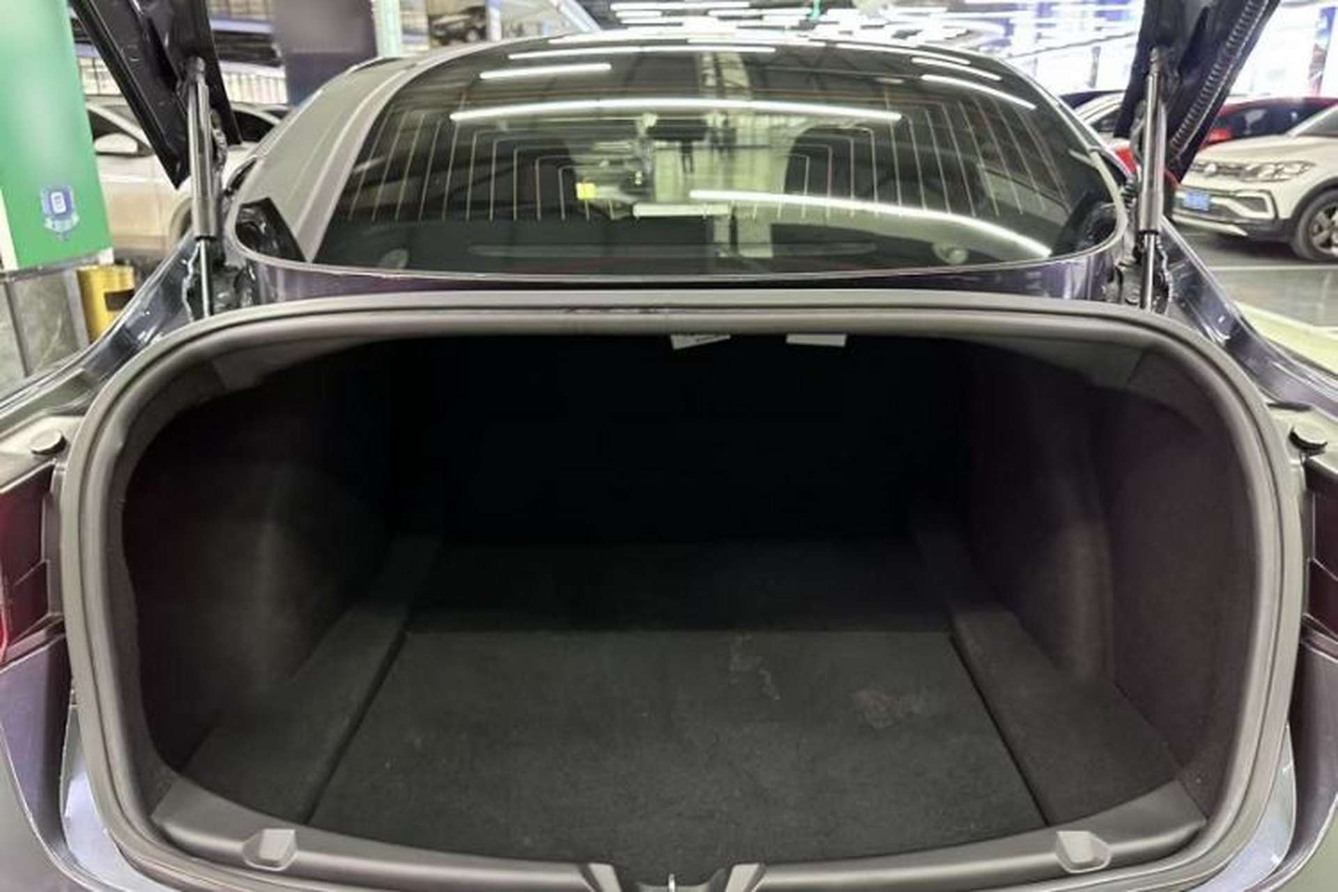 Used Tesla Model 3 2019 Long-Range All-Wheel-Drive Version Trunk