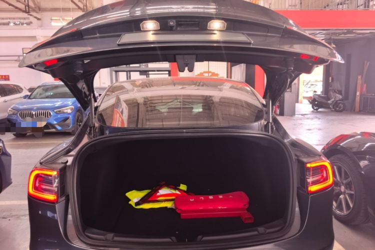 Used Tesla Model 3 2019 Long-Range Rear-Wheel-Drive Version Trunk