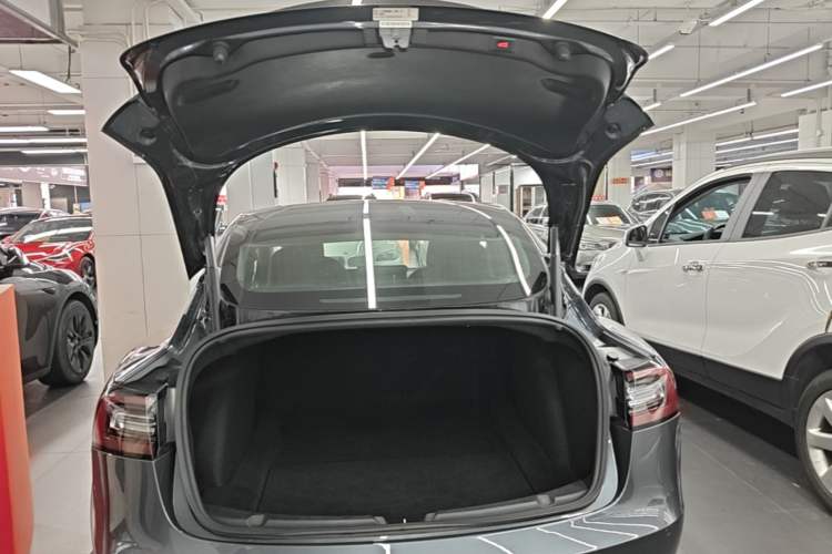 Used Tesla Model 3 2019 Performance High-Performance All-Wheel-Drive Version Trunk