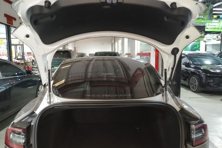 Used Tesla Model 3 2019 Long-Range All-Wheel-Drive Version Trunk