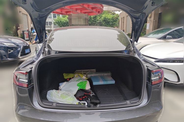 Used Tesla Model 3 2019 Long-Range All-Wheel-Drive Version Trunk