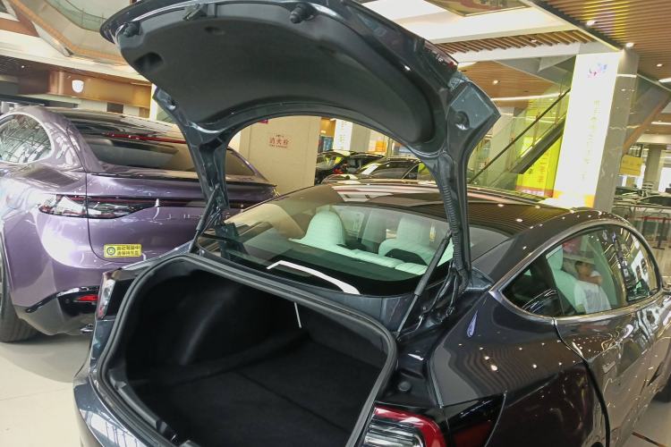 Used Tesla Model 3 2019 Performance High-Performance All-Wheel-Drive Version Trunk