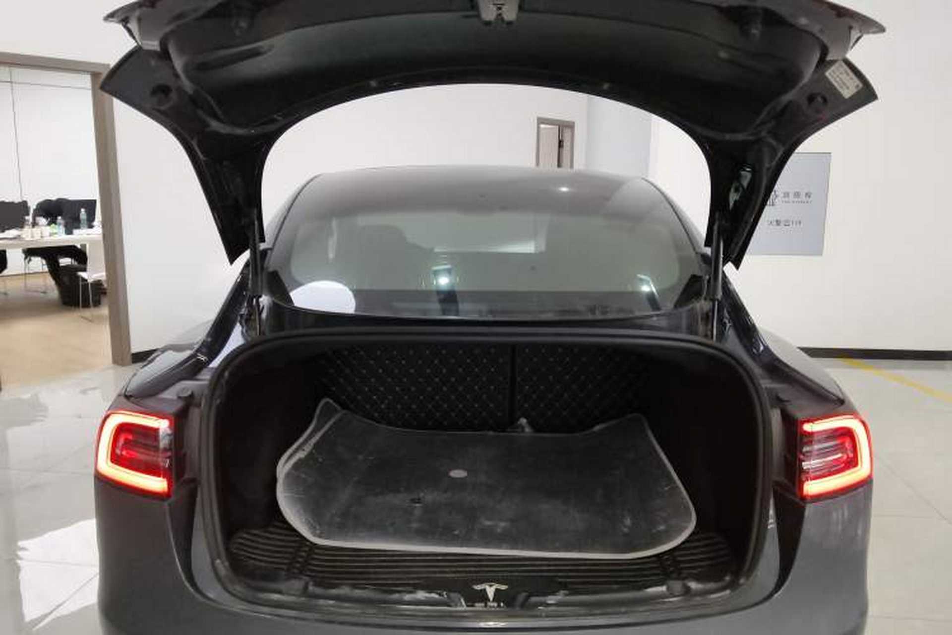 Used Tesla Model 3 2019 Long-Range Rear-Wheel-Drive Version Trunk