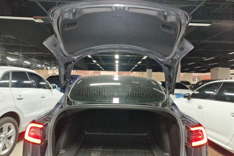 Used Tesla Model 3 2019 Long-Range All-Wheel-Drive Version Trunk