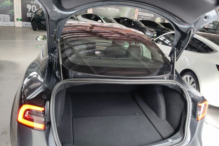 Used Tesla Model 3 2019 Long-Range All-Wheel-Drive Version Trunk
