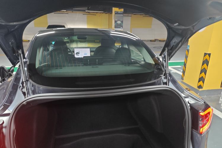 Used Tesla Model 3 2019 Long-Range Rear-Wheel-Drive Version Trunk