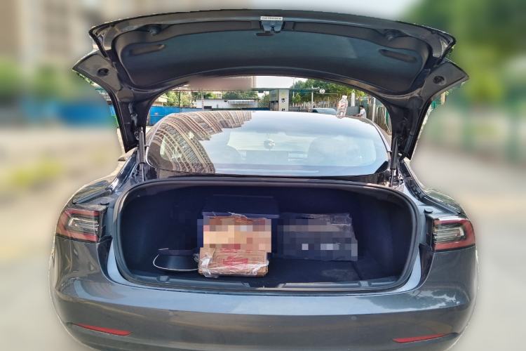 Used Tesla Model 3 2019 Long-Range All-Wheel-Drive Version Trunk