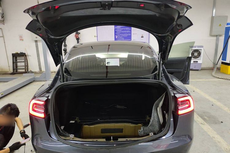 Used Tesla Model 3 2019 Long-Range Rear-Wheel-Drive Version Trunk