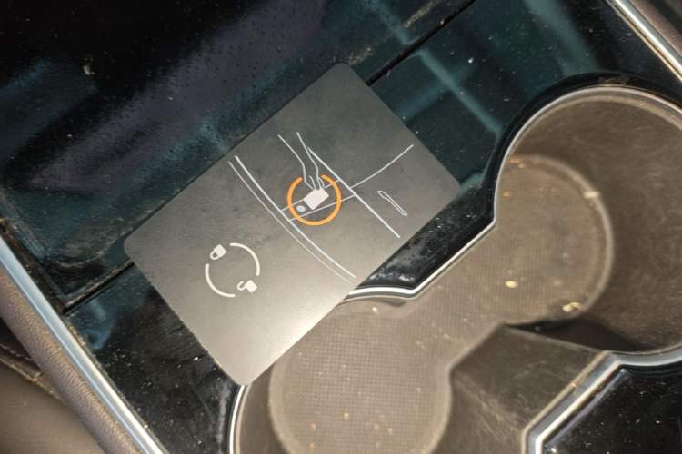 Used Tesla Model 3 2019 Long-Range All-Wheel-Drive Version Vehicle Key