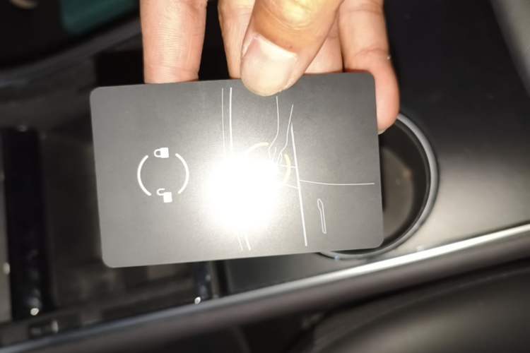 Used Tesla Model 3 2019 Long-Range All-Wheel-Drive Version Vehicle Key