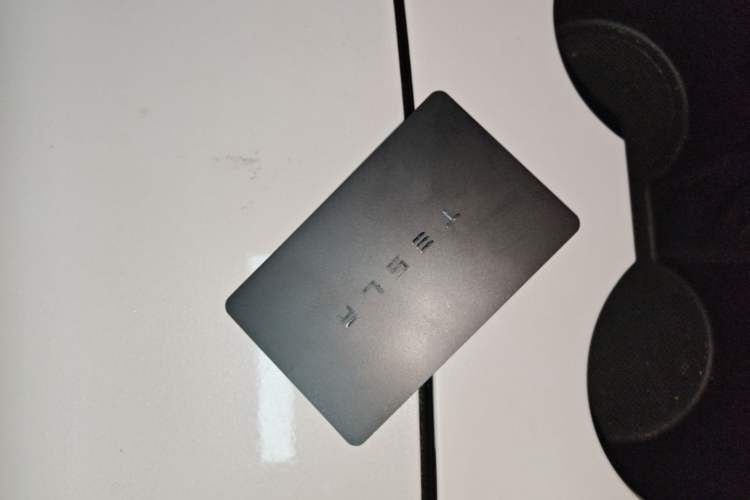 Used Tesla Model 3 2019 Long-Range All-Wheel-Drive Version Vehicle Key