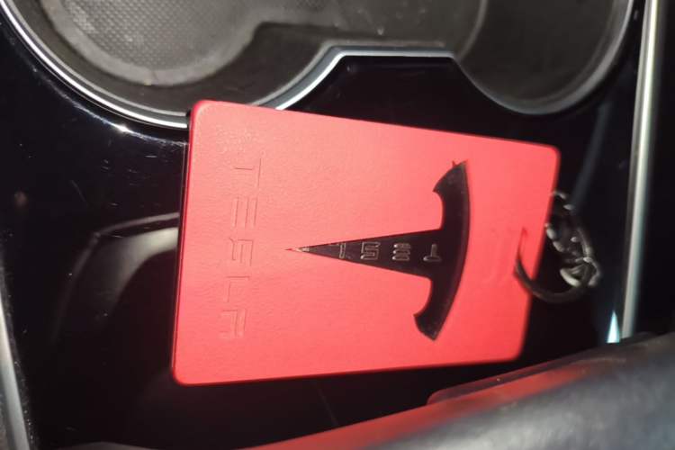 Used Tesla Model 3 2019 Long-Range All-Wheel-Drive Version Vehicle Key