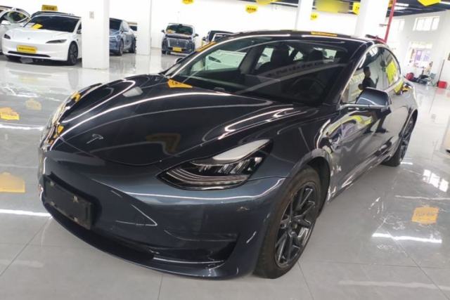 Tesla Model 3 2019 Long-Range All-Wheel-Drive Version مستعملة