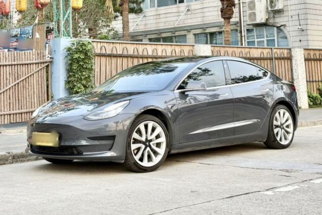 Ojetý Tesla Model 3 2019 Standard Range Rear-Drive Upgraded Version
