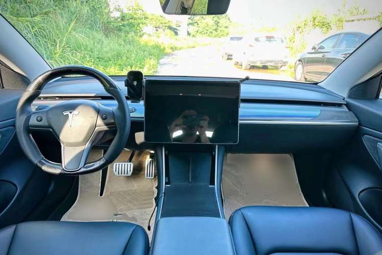 Used Tesla Model 3 2019 Performance High-Performance All-Wheel-Drive Version Center Console
