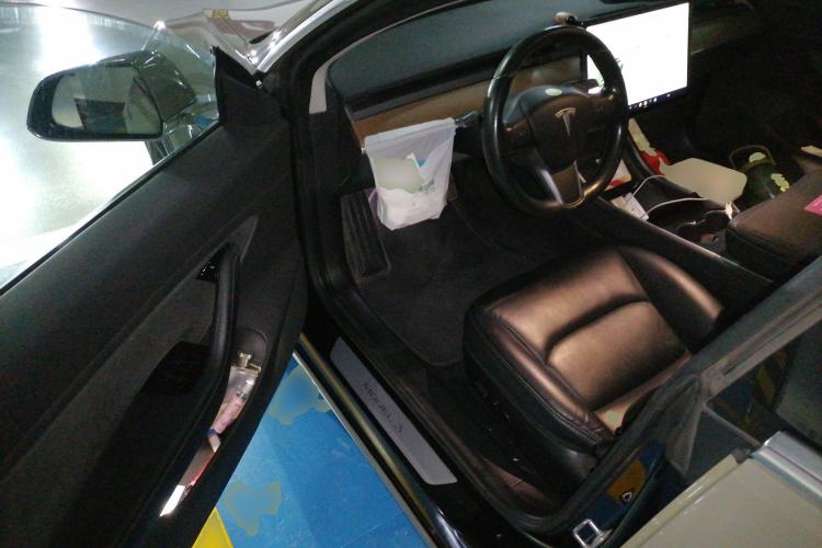 Used Tesla Model 3 2019 Long-Range All-Wheel-Drive Version Driver Seat