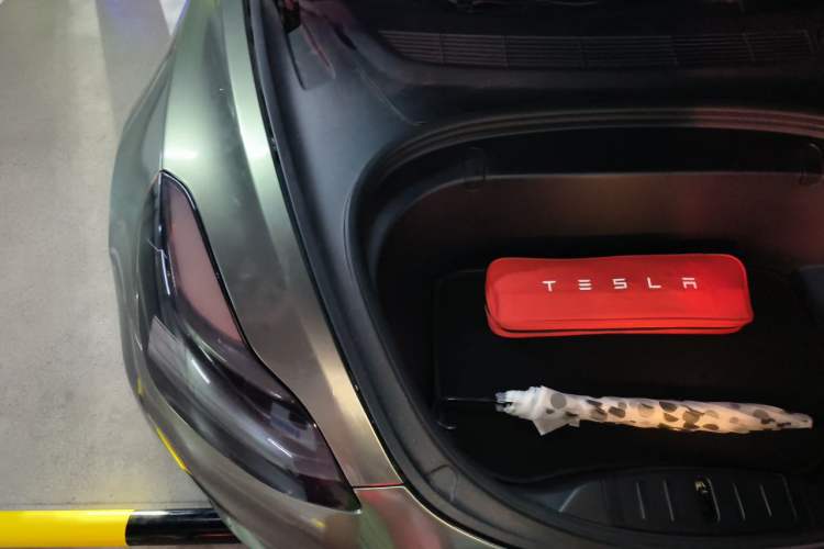 Used Tesla Model 3 2019 Long-Range Rear-Wheel-Drive Version Engine Bay Right
