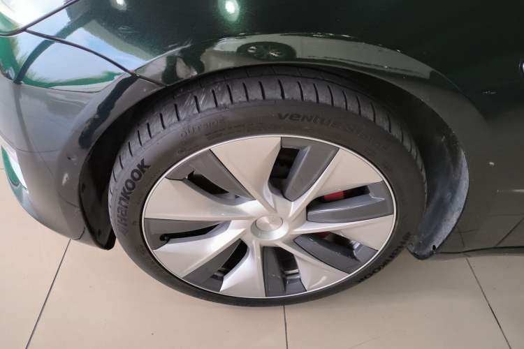 Used Tesla Model 3 2019 Performance High-Performance All-Wheel-Drive Version Left Front Wheel Hub