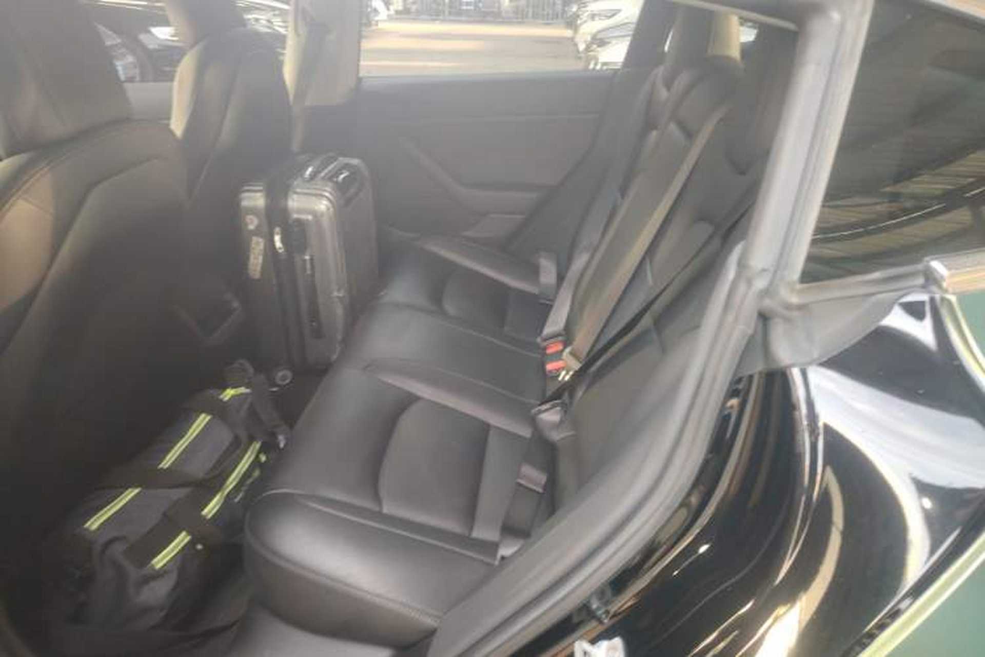 Used Tesla Model 3 2019 Long-Range Rear-Wheel-Drive Version Left Rear Seat
