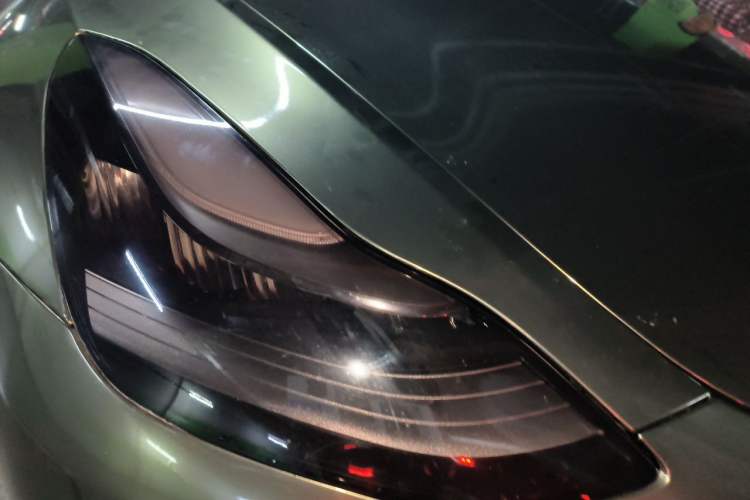 Used Tesla Model 3 2019 Long-Range Rear-Wheel-Drive Version Right Front Headlight