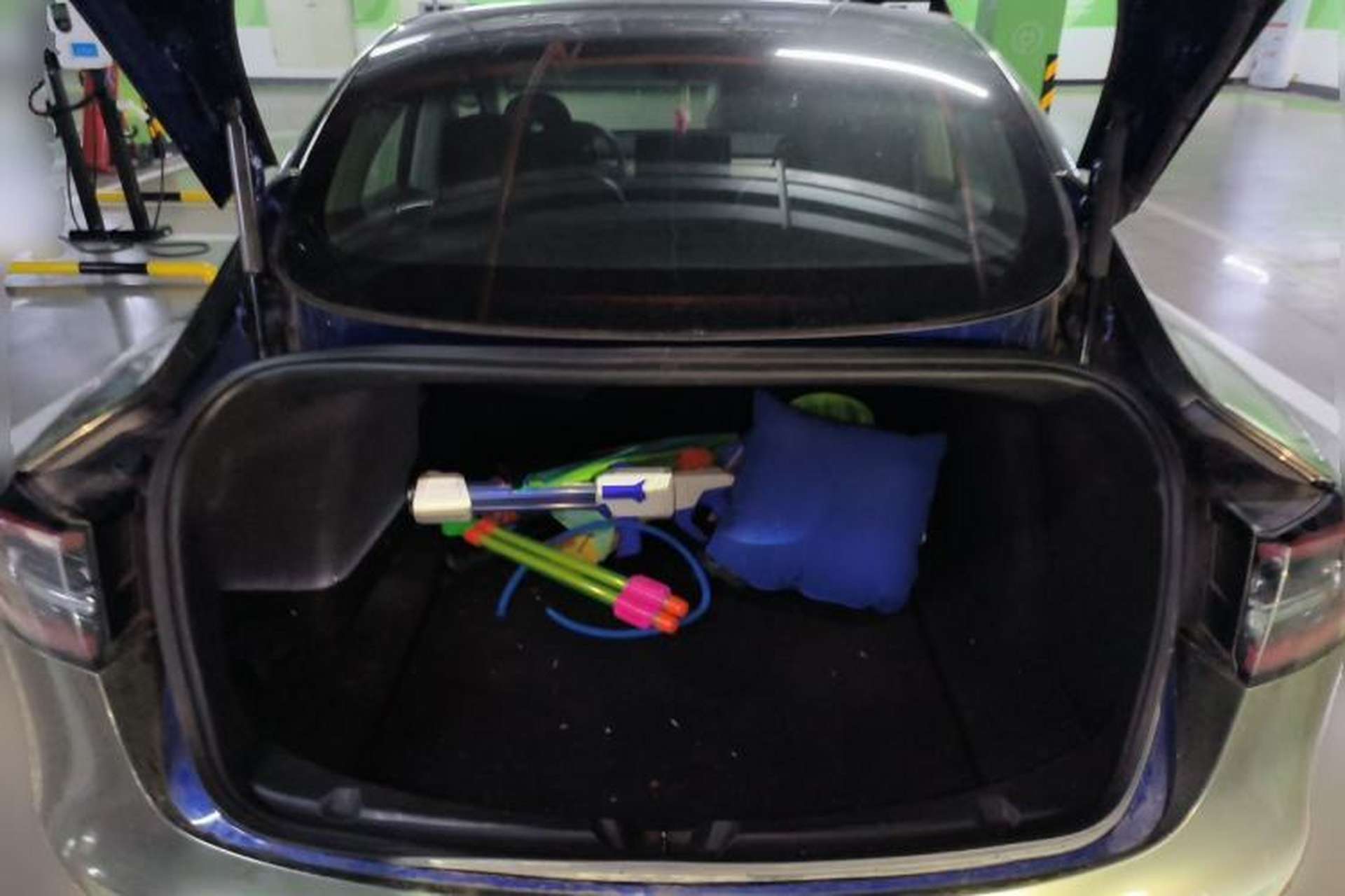 Used Tesla Model 3 2019 Long-Range Rear-Wheel-Drive Version Trunk