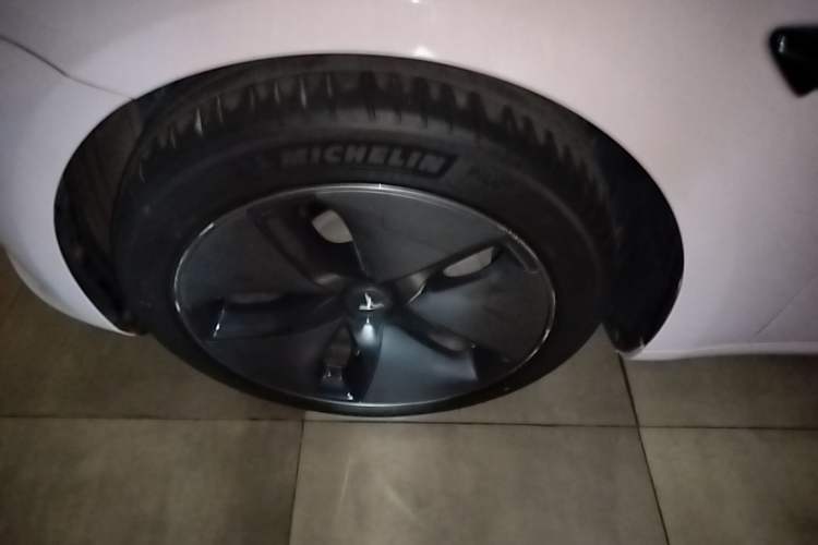 Used Tesla Model 3 2019 Long-Range Rear-Wheel-Drive Version Left Front Wheel Hub