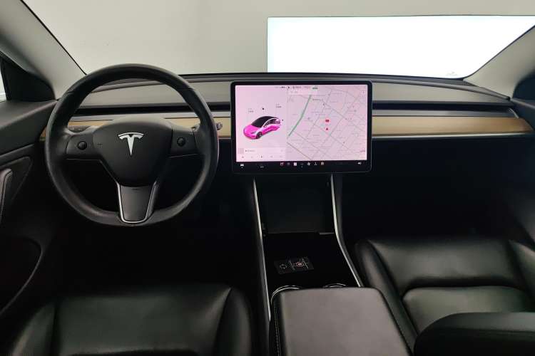Used Tesla Model 3 2019 Standard Range Rear-Wheel Drive Upgraded Version (60 kWh) Center Console