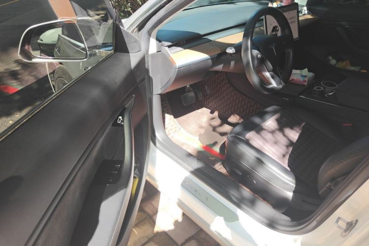 Used Tesla Model 3 2019 Long-Range All-Wheel-Drive Version Driver Seat