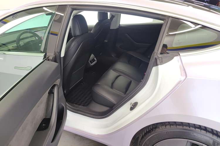Used Tesla Model 3 2019 Standard Range Rear-Wheel Drive Upgraded Version (60 kWh) Left Rear Seat