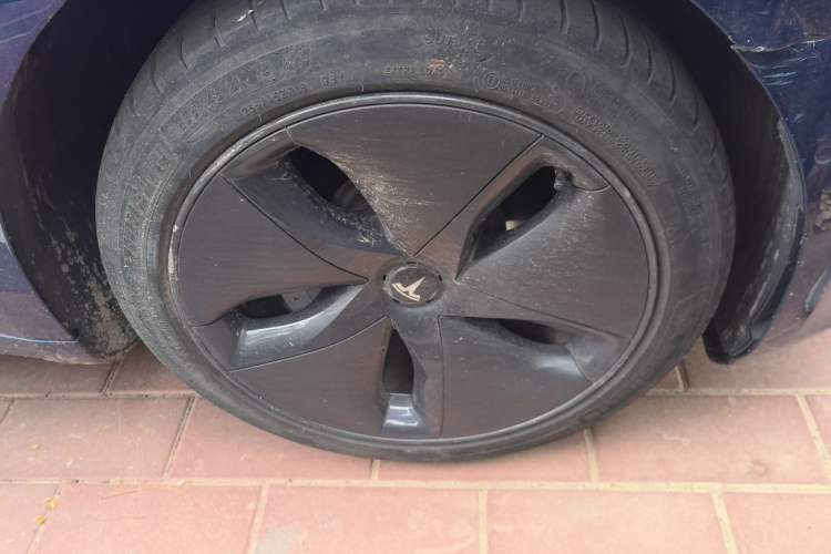 Used Tesla Model 3 2019 Standard Range Rear-Drive Upgraded Version Right Front Wheel Hub
