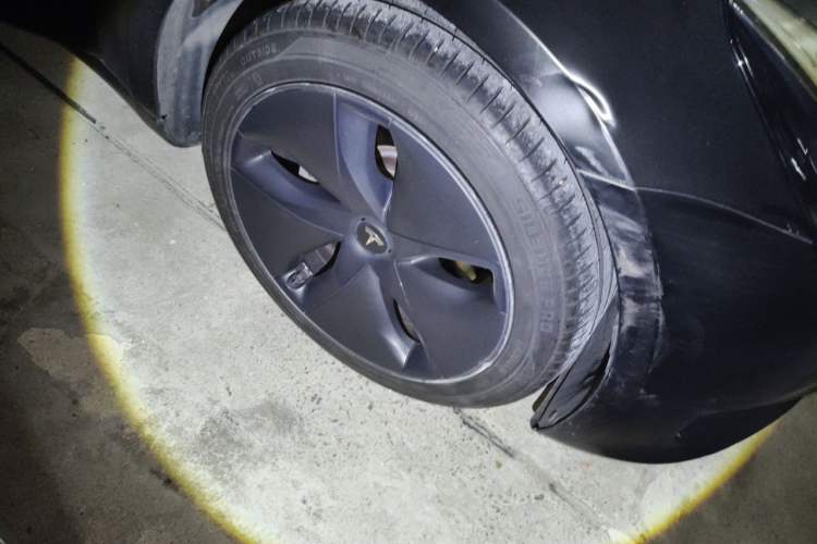 Used Tesla Model 3 2019 Standard Range Rear-Drive Upgraded Version Right Front Wheel Hub