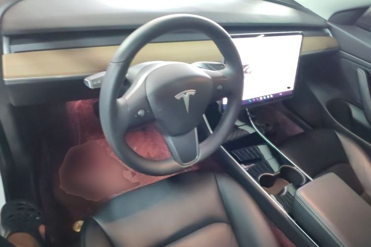 Used Tesla Model 3 2019 Long-Range All-Wheel-Drive Version Center Console