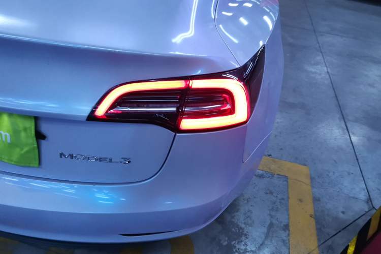Used Tesla Model 3 2019 Standard Range Rear-Wheel Drive Upgraded Version (60 kWh) Exterior 6