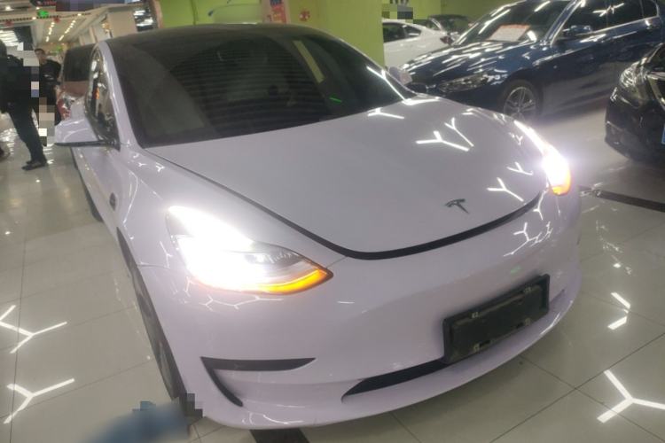Used Tesla Model 3 2019 Standard Range Rear-Wheel Drive Upgraded Version (60 kWh) Front Right 45 Deg